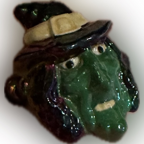VTG STRETCHY BEADED WITCH HALLOWEEN RING BLACK GREEN SCARY TRICK OR TREAT GIFT - Picture 3 of 7